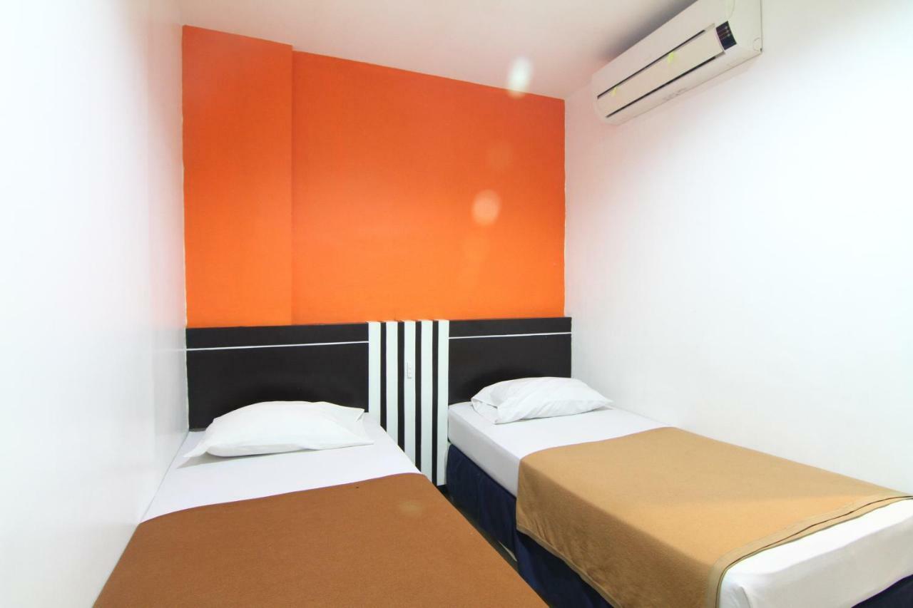 בנג'ארמאסין Mira Hotel מראה חיצוני תמונה